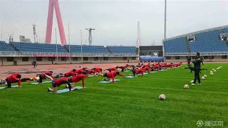 在甲联赛主场一方取得胜利,锁定联赛前四位置的球员